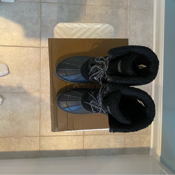 Khombu black duck boots. - Picture 3 of 4